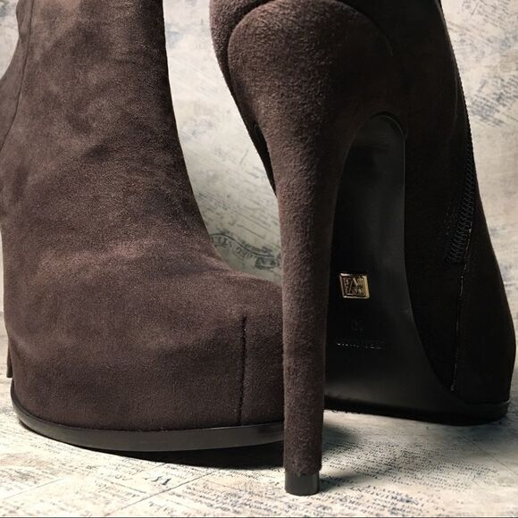 Pour la Victoire Brown Suede Platform Ankle Boots - Picture 14 of 14